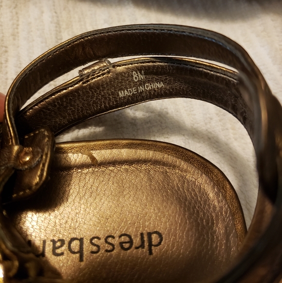 Slightly Used Flat Sandles - Picture 4 of 5